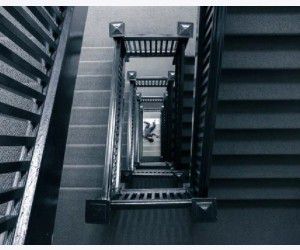 WHAT DOES IT MEAN TO DREAM OF GOING DOWN THE STAIRS